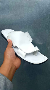 Sandal pria Jepit putih 100% kulit sapi trendy model terbaru termurah bandung harga grosir ukuran 39 40 41 42 43