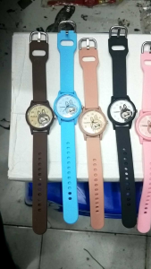 Jam Tangan Karakter Labubu & Anak Viral: Bonus Baterai Cadangan & Pembayaran di Tempat