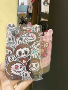 LABUBUหมีเวอร์ชั่นใหม่ค่ะที่ห้อยบัตรพนักงาน ป้ายชื่อ บัตรนักเรียน บัตรพนักงาน พร้อมสายคล้องคอ ราคาถูกที่สุด