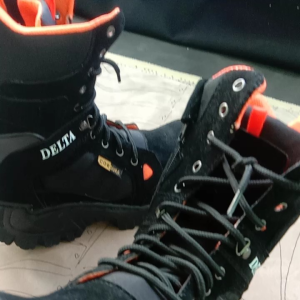 Sepatu Safety Boots Pria Delta Premium 10 Inchi AGLS Ujung Besi Resleting