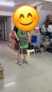 เก้าอี้ไม้เท้าแบบพกพา 2 IN 1 โครงสแตนเลส ไม้เท้าค้ำยันกางออกเป็นเก้าอี้นั่ง ใช้พกพาเดินทาง ใช้งานอเนกประสงค์ ช่วยพยุงกันล้ม ใช้กับผู้สูงวัย