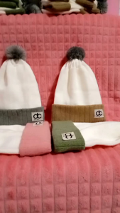 topi kupluk rajut pom pom versi two-tone premium