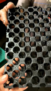 DRAINASE RUMPUT SINTETIS TERMURAH tebal 3 CM uk 25 x 25 CM (HARGA PABRIK)