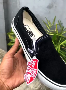 SEPATU SLIP ON //OLAHRAGA//JALAN JALAN PRIA PREMIUM//SEPATU LAKI LAKI//KANVAS TERBAIK//