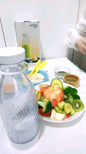 เป็นเครื่องปั่นผลไม้พกพาไร้สาย แก้วปั่นน้ำผลไม้อเนกประสงค์ ปั่นสมูทตี้ ปั้นอาหารเด็ก ปั่นโปรตีนเช็ค