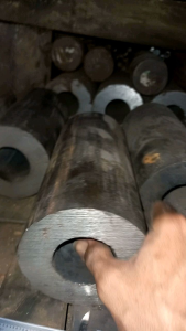 Pipa Besi Seamless 4 inchi | OD 102mm / ID 50mm Tebal 26mm Panjang 10cm dan 20cm