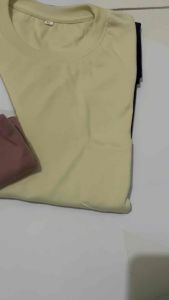 baju kaos polos lengan pendek model kombinasi warna berkatong depan untuk pria kulitas distro