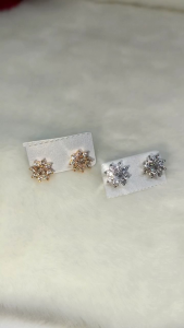 ANTING TUSUK KEMBANG / TINDIK EMAS BUNGA FULL PERMATA XUPING TITANIUM ANTI KARAT TERLARIS DAN TERMURAH