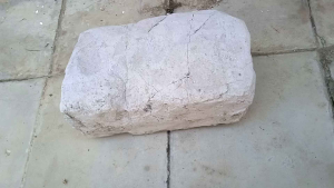 Batu asahan gunung peluk dari Pacitan Jawa Timur ukuran jumbo