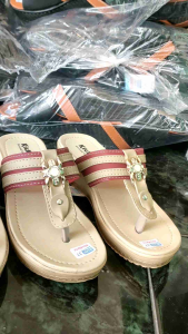 Sandal Kekinian Wedges Wejes Kickers Wanita