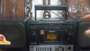 Cassette Sony CFS-1140S còn đẹp như hình các chức năng chạy tốt.