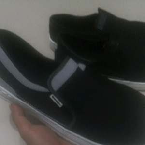 Sepatu Sekolah & Sneakers Anak: Pilihan Nyaman & Stylish