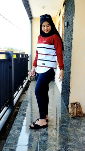 Kaos Lengan Panjang Wanita Oval Motif Kombinasi Salur Bahan Katun 20s