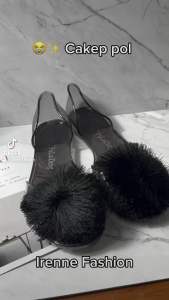Sepatu Flatshoes Wanita Motif Kaca Jelly Import Slop Bening Pom-Pom 186-2M
