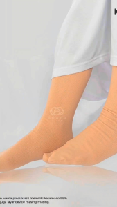 Kaos Kaki Jempol Warna Navy oleh Arafah Hijab