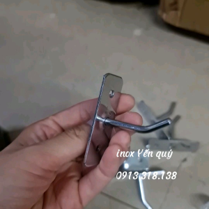 MÓC TREO PHỤ KIỆN ĐIỆN THOẠI TRƯNG BÀY SẢN PHẨM BẮT TƯỜNG HOẶC TỦ GỖ