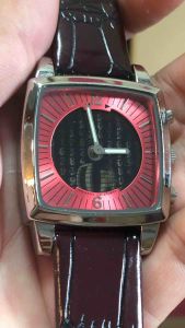 Đồng hồ nam MODULE QUARTZđồng hồ hai máy chạy 2kim và mặt số điện tử hiển thị thời gian đếm giây ma trận thay đổi hiển thị bằng 2 cốt bấm size 31x48mmdây da còn rất mới hàng trưng bày còn nguyên seal nilon mặt đáy thiết kế phong cách Fossil big tig