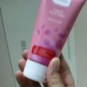 Zareen Creamy Facial Foam HNI
