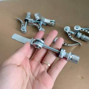 Khoá cốt yên xe đạp dày dặn đủ màu dùng cho mọi loại xe đạp