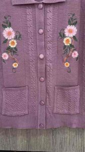 Oxy shop🔺งานใหม่สวยมาก✨เสื้อกันหนาวไหมพรมผู้สูงอายุ รุ่นอาม่า-67 ปักดอกไม้บนตัวเสื้อ ผ้านิ่มใส่อุ่นสบาย (พร้อมส่ง🔥)