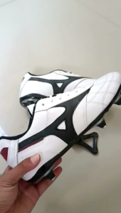 Sepatu Bola Kulit Sapi Mizuno Putih Pula Besi