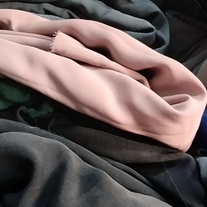 Kain Yoris Caltri: Arah Gamis & Kain Kiloan Murah