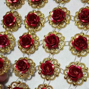 สังวาลย์กุหลาบ สังวาลย์ ( 50 - 100 ชิ้น) สังวาลย์ดอกฉลุ ติดกุหลาบมิเนียม