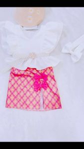 #New ชุดไทยประยุกต์  สีชมพู เสื้อแขนระบายคอV+แถมโบคาดผม+กระโปรงผ่าหน้าผ้าไทยพิมพ์ทองอย่างดี