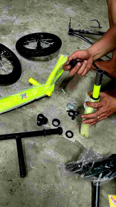 KIDS BALANCE BIKE CHILDREN BIKE FOR 2-5YEARS OLD  SIZE #12  COLOR AVAILABLE: BLUE   RED  GREEN     ORANGE  Weight: 3.8kilo