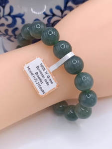 ❤️100% Authentic Brand New Set "A" grade Burmese jade bracelet auspicious dreamland lake green colour beads unique high translucency large size beads (diameter12.7mm x 16units) lustrous surface 98%> perfection rare collectable item