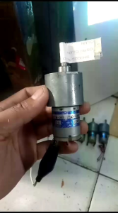 Dinamo DC Gearbok: Komponen Mesin Listrik & Aplikasi Industri