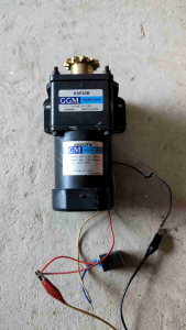 Động cơ 60W đầy đủ phụ kiện số ít 1/30 (45 vòng/phút). Đảo chiều 220V cốt 15mm