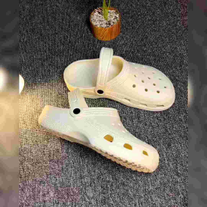 Sandal Baim Cowok Terbaru Sandal Crush Clog Pria Kekinian Sandal Karet Baim Tali Belakang