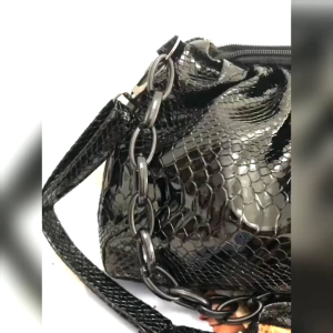 Tas Selempang Wanita Hitam Motif Black Croco