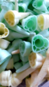 Cone Es Krim Love ( 600 pcs)