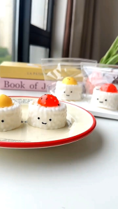 Taba Squishy Egg Yolk Rice Ball Onigiri Lucu Mainan Sensorik Pencet Stress Relief Fidget Toy