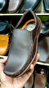 Sepatu Slip On Pria Kulit