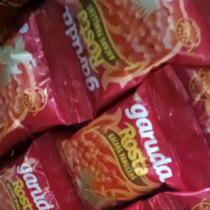 Garuda Rosta Kacang Panggang 1 renteng/10 bungkus