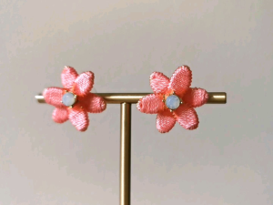 DaVee Hand made pink flower earrings stud earrings
