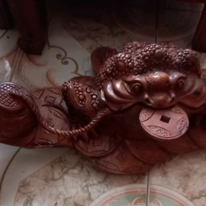 cóc phong thủy gỗ hương cao 17cmx30cmx50cm