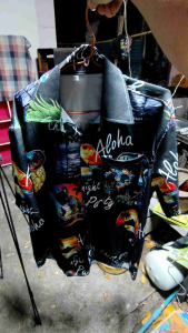 เสื้อเชิ้ตแขนสันผ้าไหม สำหรับผู้ชายทรงหลวมสบาย ๆฤดูร้อน แฟชันไม่สมมาตร ลายการ์ตูน ทรงเข้ารูปเสื้อเชิ้ตแฟชั่น