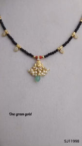 Sg readystock Gold and black Beaded Necklace with Gold Pendant and Pearls Indian minimalist jewellery