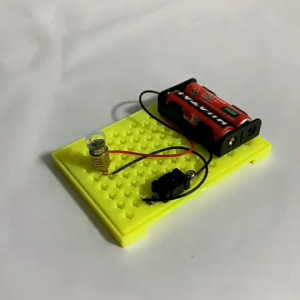 สิ่งประดิษฐ์ การทดลองวิทยาศาสตร์สำหรับเด็กชุดนักเรียนอนุบาล DIY การต่อวงจรไฟฟ้าอย่างง่าย การต่อแบบอนุกรม