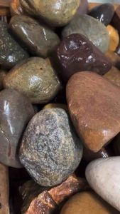 หินน้ำตก หินลำธาร หินธรรมชาติ คละไซส์ 1 กิโลกรัม