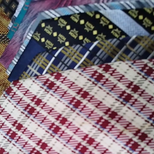 Dasi Manual Motif Klasik Lebar 9.5 - 10.5cm