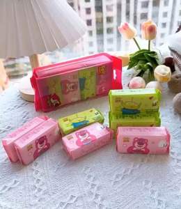 Khăn ướt 8 gói mini Gấu Dâu Hoạt Hình siêu hot