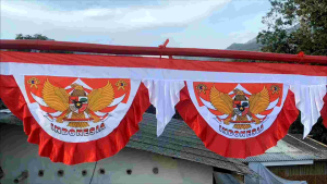 Bendera Background Merah Putih Bergelombang Lidah Garuda Panjang 8 Meter