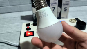 VONIC GLORY LAMPU LED BULB 5W 7W 9 WATT CAHAYA WARM WHITE 3000K (KEKUNINGAN) SNI BERGARANSI 2 TAHUN BOHLAM BOLAM BAGUS BERKUALITAS