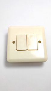 SAKLAR SERI ON OF TEMBOK IN BOW/SAKLAR SERI TANAM IB/IB ENGKEL STOP KONTAK TANAM TEMBOK SNISUDAH SNI