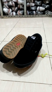 Sepatu Pria Keren Hitam Polos Full Bleck Vens Sneakers Murah Casual Buat Gaya Kerja Dan Sekolah